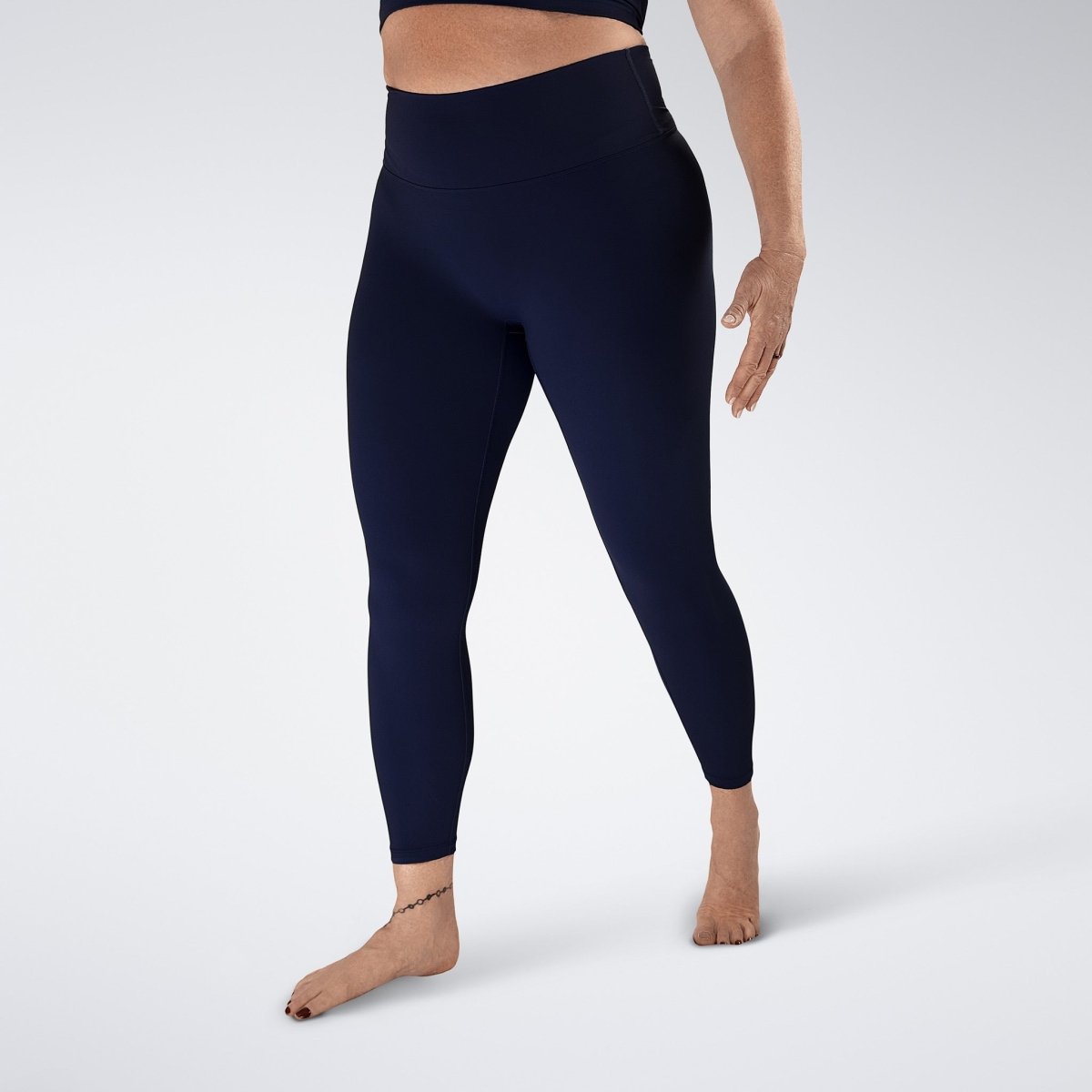 Flow State™ Yoga / Pilates Leggings in Midnight Blue — product view