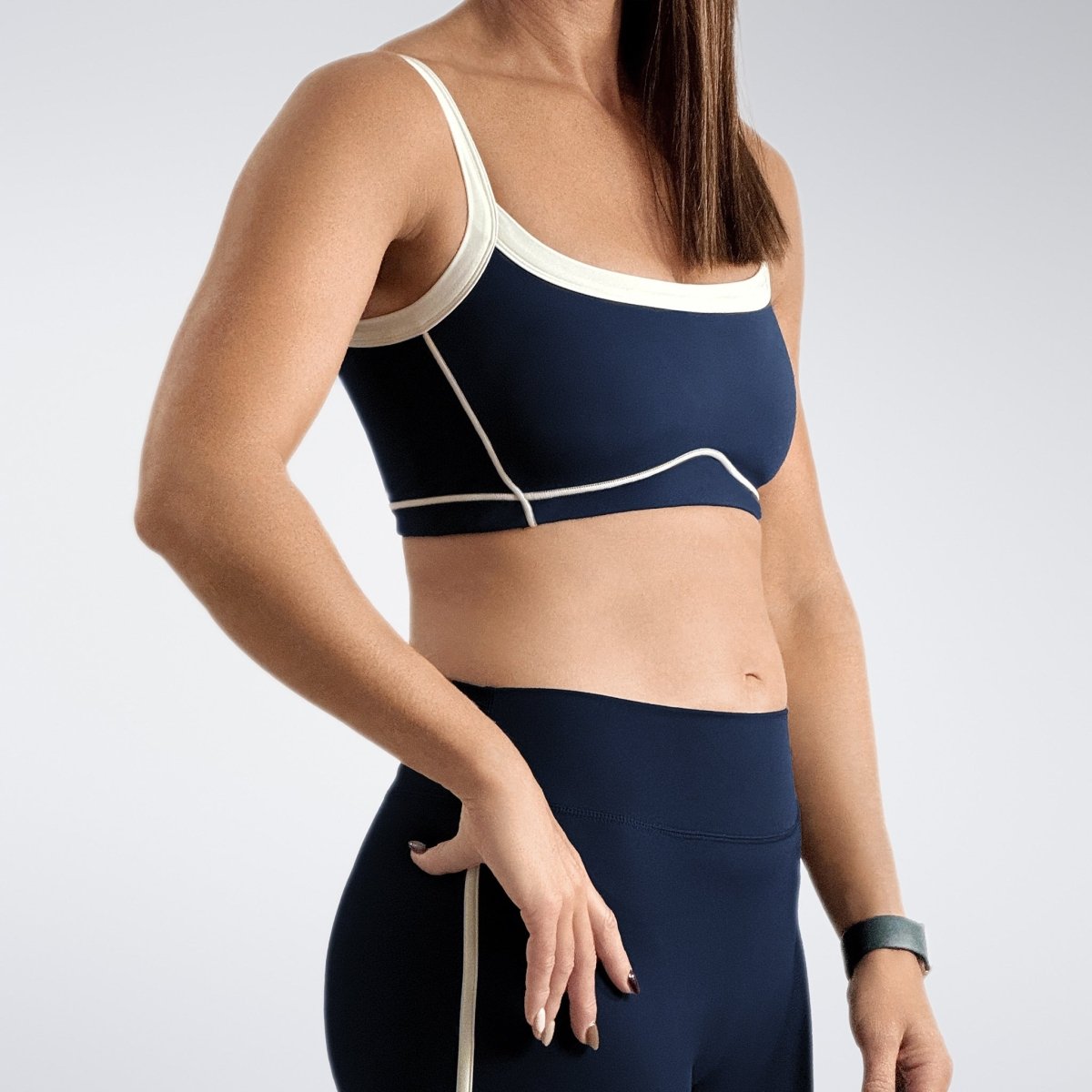 Activewear Set in navy on model - Form Collection activewear