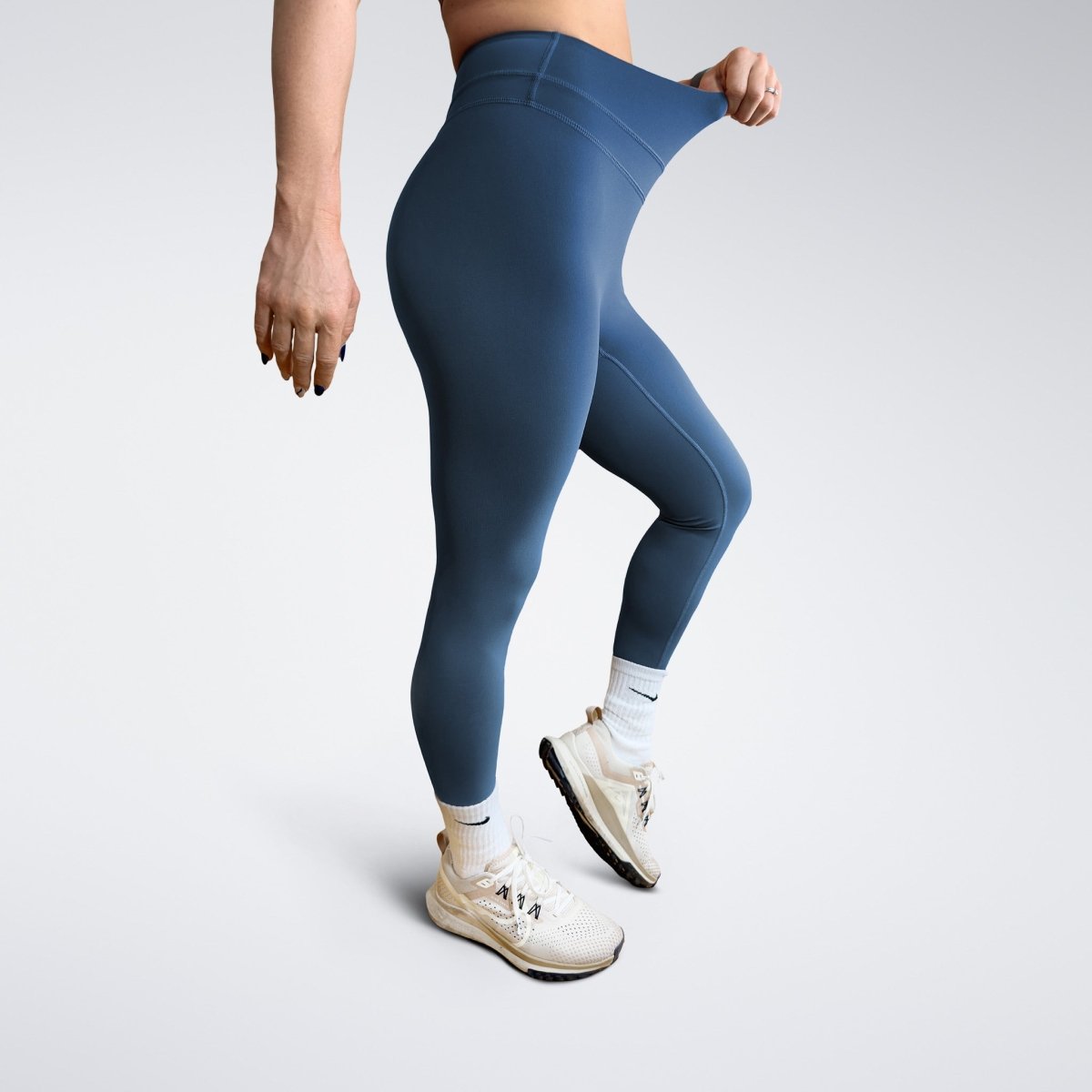 Leggings in navy on model - Halo Collection activewear