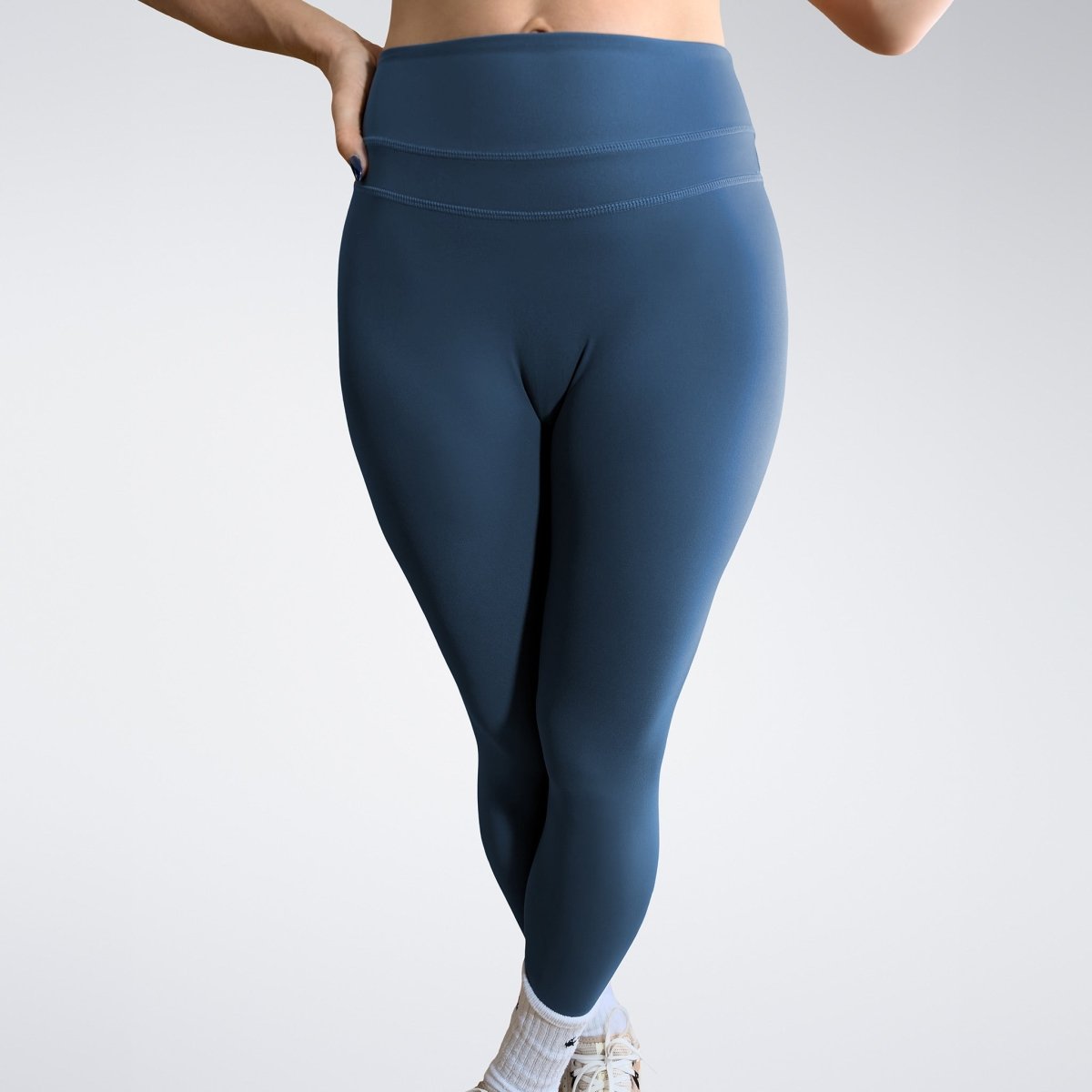 Leggings in navy on model - Halo Collection activewear