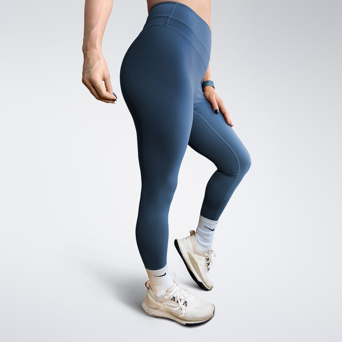 Leggings in navy on model - Halo Collection activewear