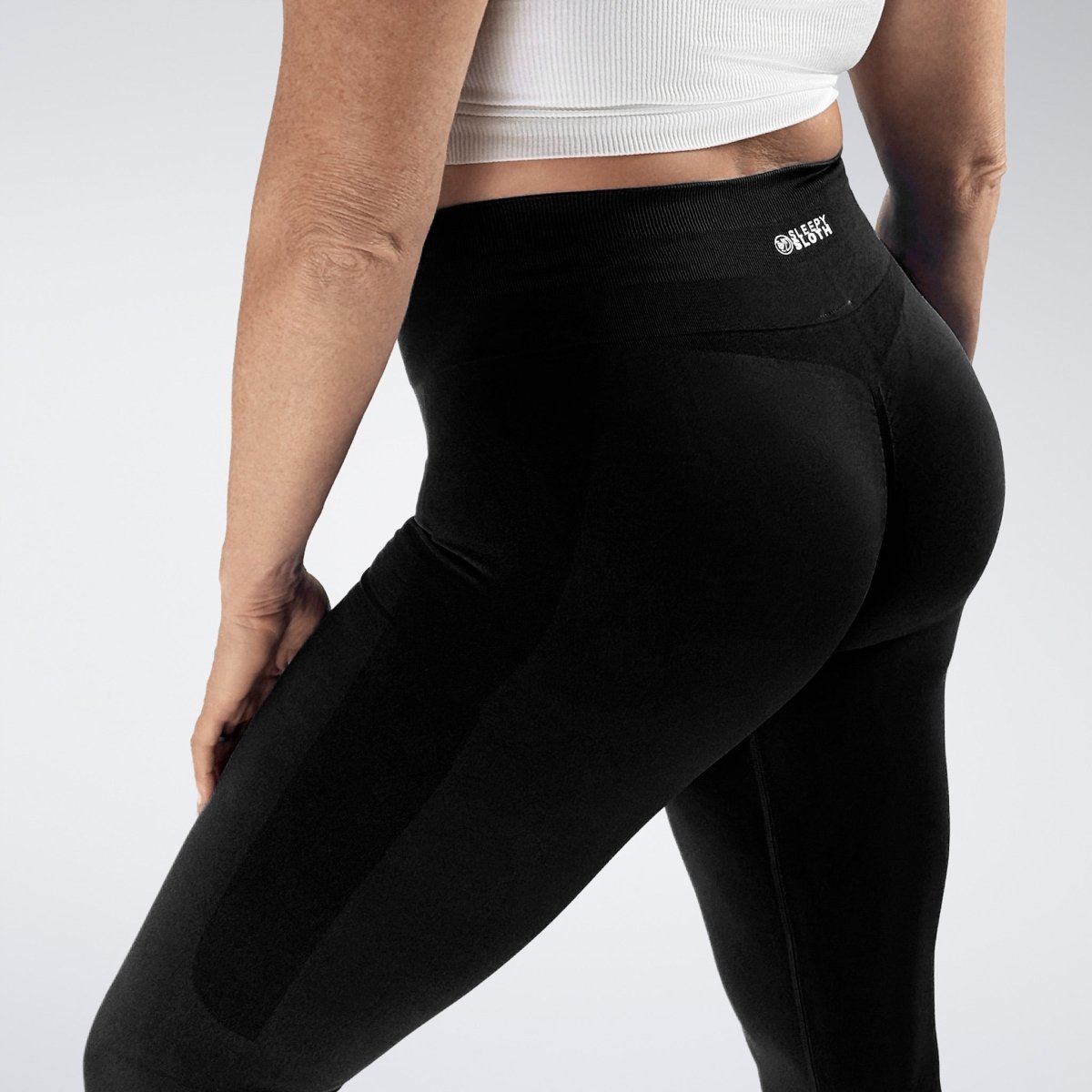 Leggings in black on model - Evolve Collection activewear