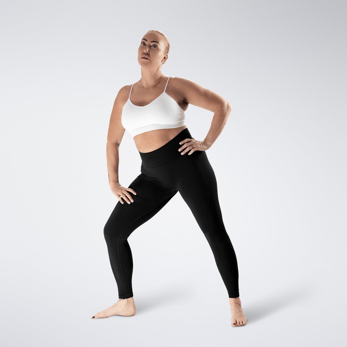 Leggings in black on model - Evolve Collection activewear