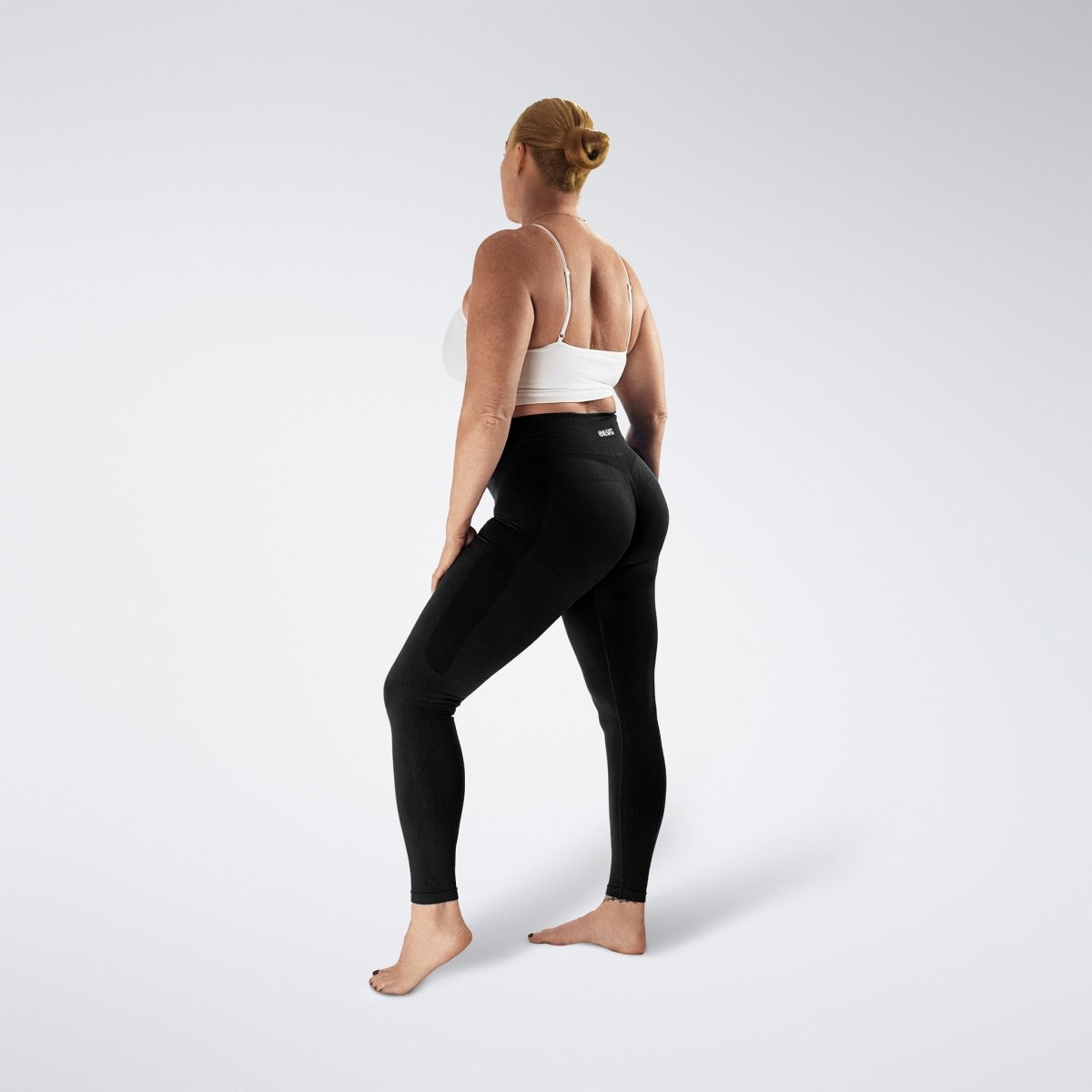 Leggings in black on model - Evolve Collection activewear