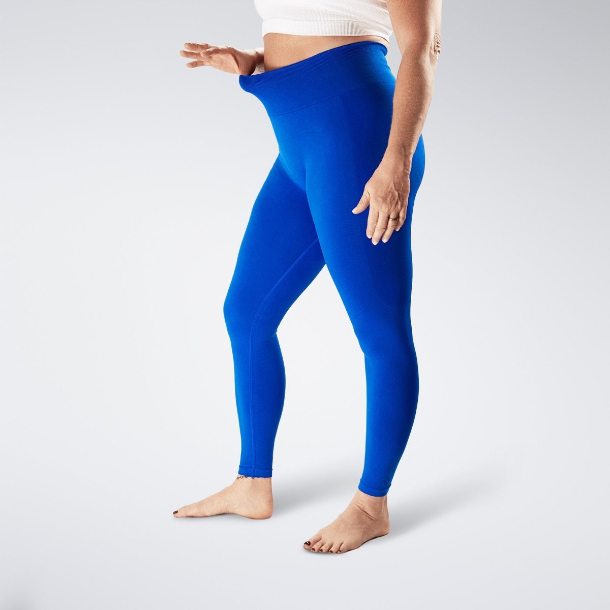 Leggings in blue on model - Evolve Collection activewear